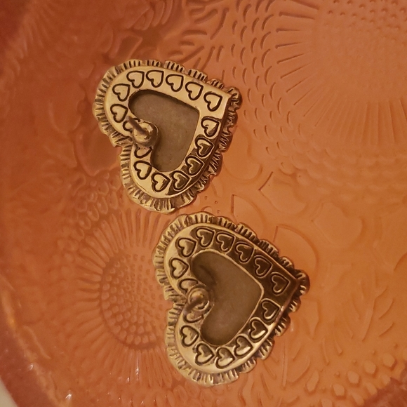 Heart-Shaped Leopard Print Earrings - Picture 3 of 4